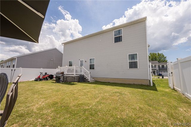 102 Florence Lane, Amherst, NY 14228