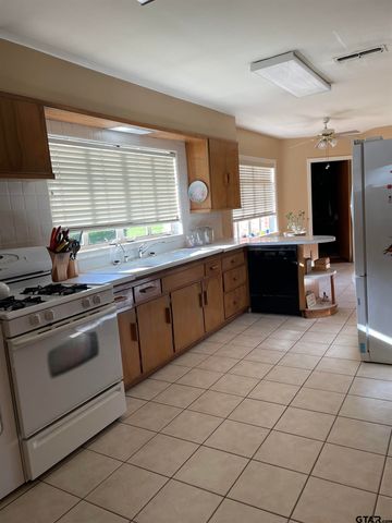 1000 Quitman St, Pittsburg, TX 75686