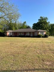 1000 Quitman St, Pittsburg, TX 75686