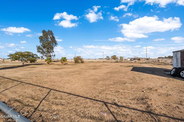 40246 W 11th Street West Street, Palmdale, CA 93551