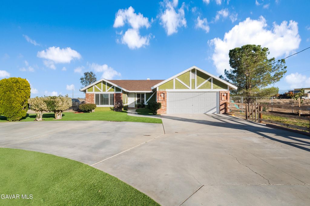 40246 W 11th Street West Street, Palmdale, CA 93551