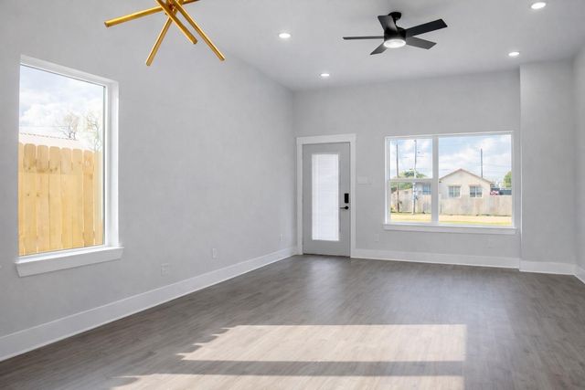 8114 Double Avenue D, Houston, TX 77088