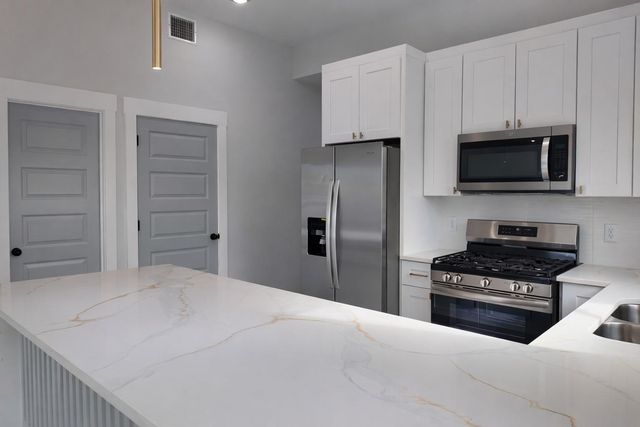 8114 Double Avenue D, Houston, TX 77088