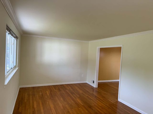 8120 SPRINGFIELD VILLAGE DR, Springfield, VA 22152