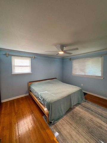 8120 SPRINGFIELD VILLAGE DR, Springfield, VA 22152