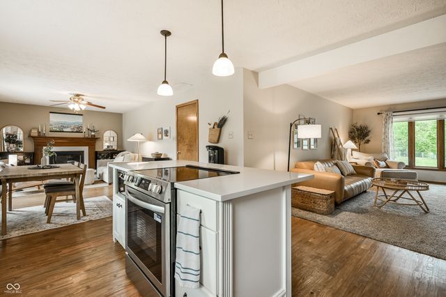 625 Valley Way Road, Greenwood, IN 46142