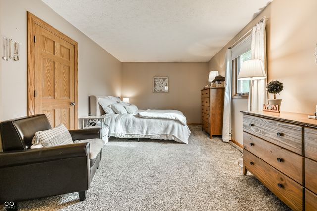 625 Valley Way Road, Greenwood, IN 46142