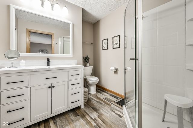 625 Valley Way Road, Greenwood, IN 46142