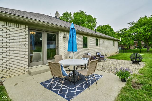 625 Valley Way Road, Greenwood, IN 46142