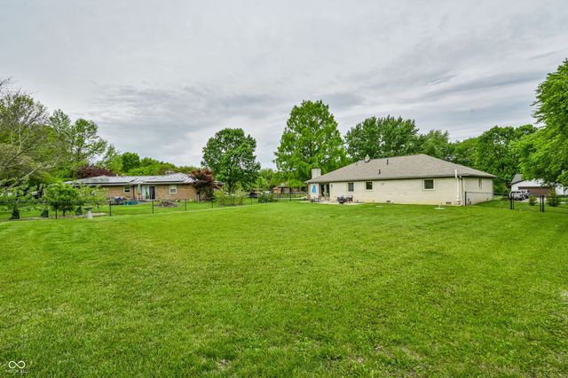 625 Valley Way Road, Greenwood, IN 46142