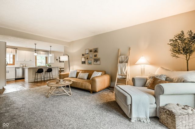 625 Valley Way Road, Greenwood, IN 46142