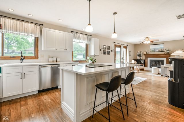 625 Valley Way Road, Greenwood, IN 46142