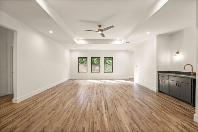 1030 Parkview Avenue, Dallas, TX 75223