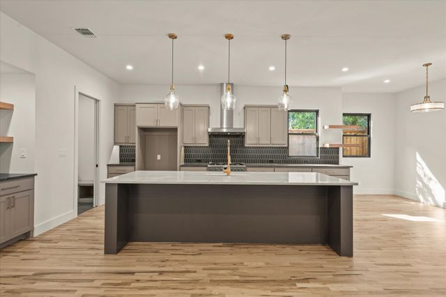 1030 Parkview Avenue, Dallas, TX 75223