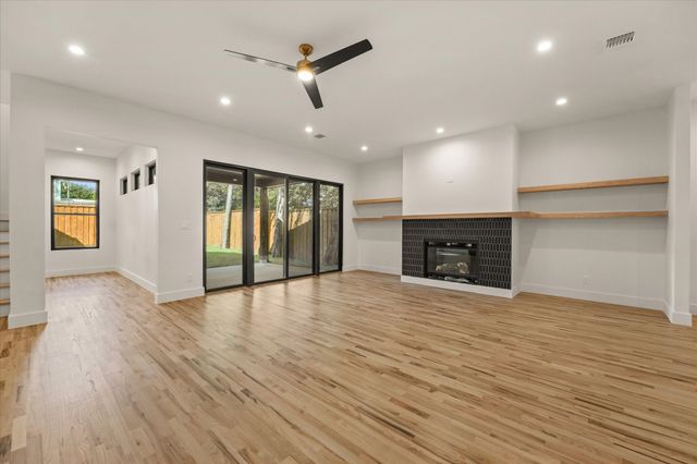 1030 Parkview Avenue, Dallas, TX 75223