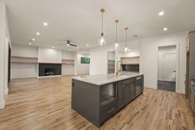 1030 Parkview Avenue, Dallas, TX 75223