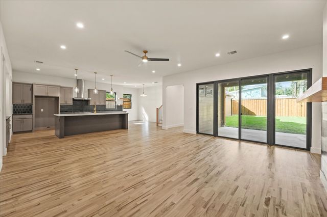 1030 Parkview Avenue, Dallas, TX 75223