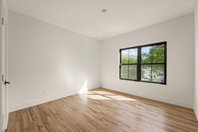 1030 Parkview Avenue, Dallas, TX 75223