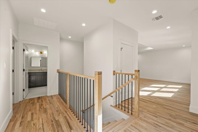 1030 Parkview Avenue, Dallas, TX 75223
