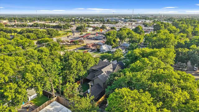 1030 Parkview Avenue, Dallas, TX 75223