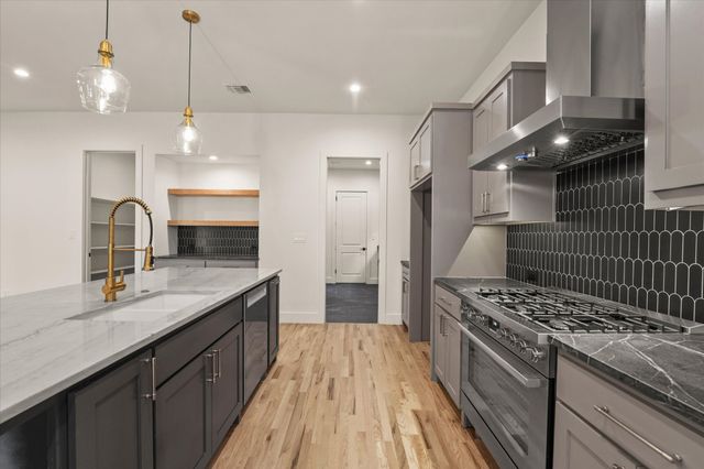 1030 Parkview Avenue, Dallas, TX 75223