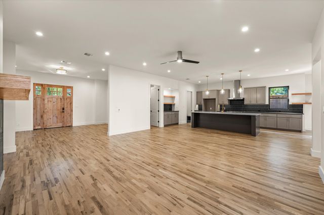 1030 Parkview Avenue, Dallas, TX 75223