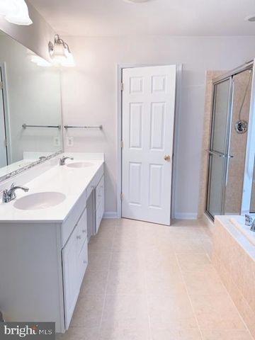 5454 JOSEPH JOHNSTON LN, Centreville, VA 20120
