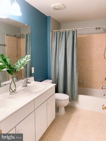 5454 JOSEPH JOHNSTON LN, Centreville, VA 20120