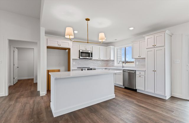 2456 N TRAVELLER DR, Columbia, MO 65202