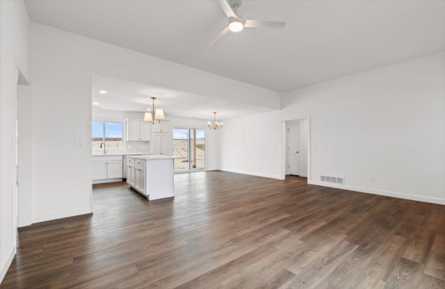 2456 N TRAVELLER DR, Columbia, MO 65202