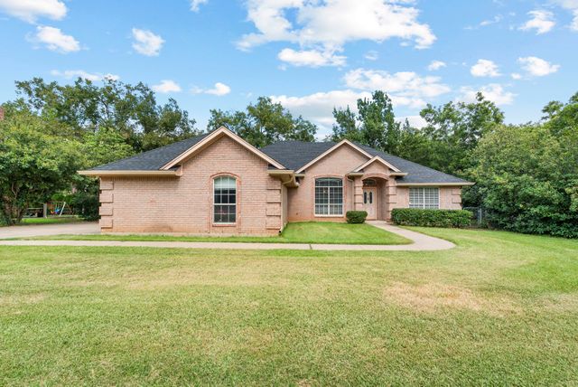 8911 Magnolia Vale Drive, Granbury, TX 76049