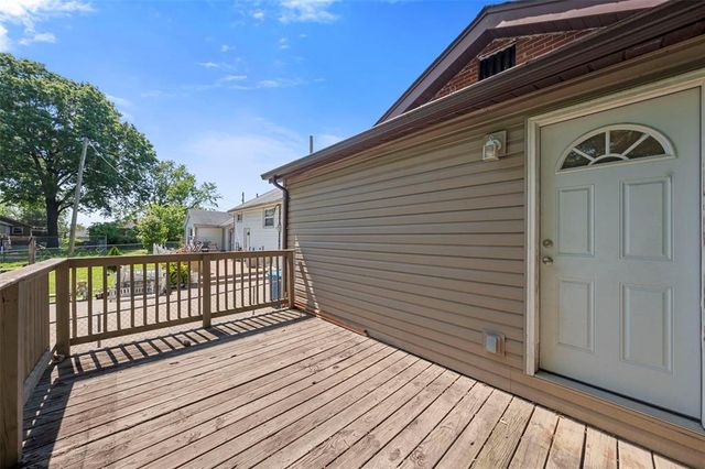 621 Allen Avenue, St Louis, MO 63125