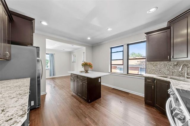 621 Allen Avenue, St Louis, MO 63125