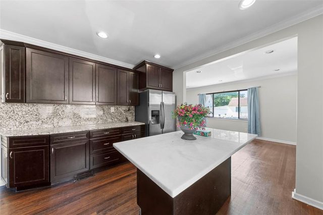 621 Allen Avenue, St Louis, MO 63125