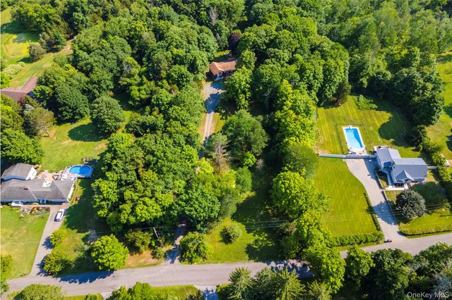 71 W Pine Road, Staatsburg, NY 12580