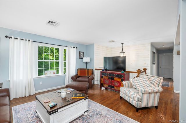 71 W Pine Road, Staatsburg, NY 12580