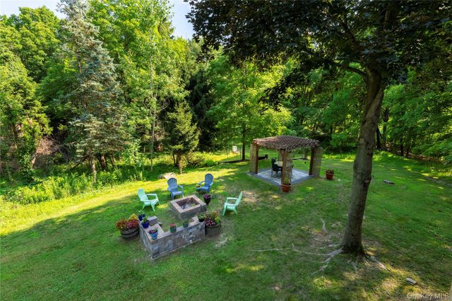 71 W Pine Road, Staatsburg, NY 12580