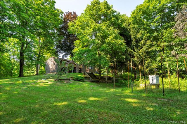 71 W Pine Road, Staatsburg, NY 12580