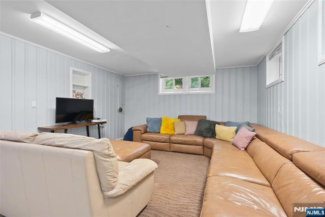 1759 Lilbet Road, Teaneck, NJ 07666