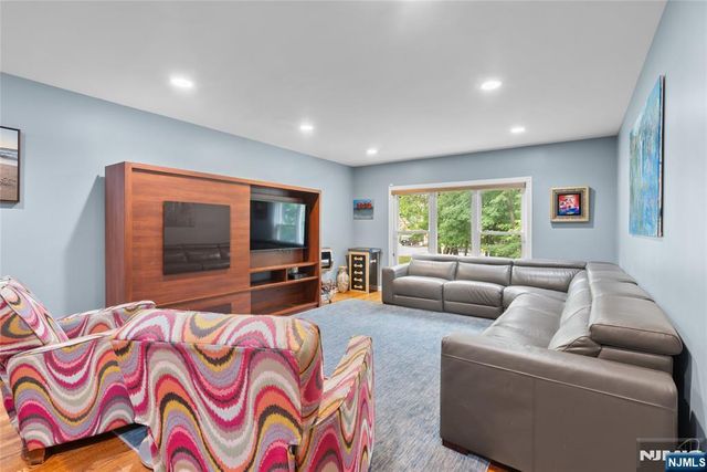1759 Lilbet Road, Teaneck, NJ 07666