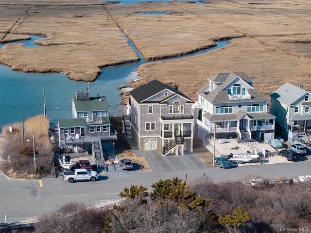 2 Cottage Walk, Gilgo Beach, NY 11702