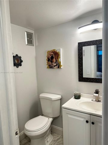 220 Cambridge I 220, West Palm Beach, FL 33417