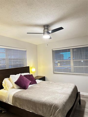 220 Cambridge I 220, West Palm Beach, FL 33417