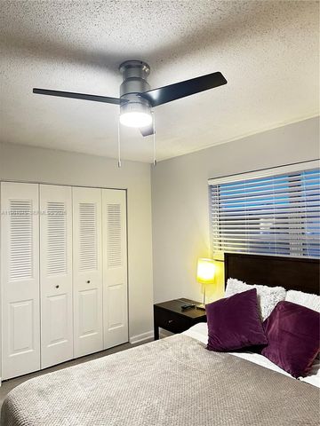 220 Cambridge I 220, West Palm Beach, FL 33417