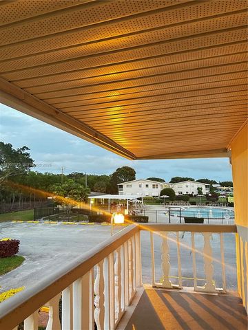 220 Cambridge I 220, West Palm Beach, FL 33417