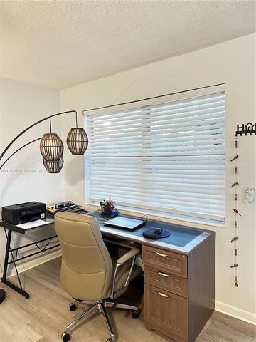 220 Cambridge I 220, West Palm Beach, FL 33417