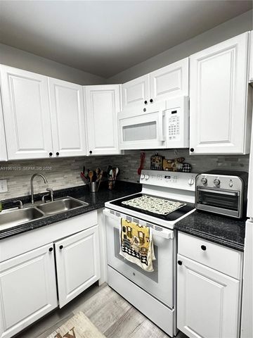 220 Cambridge I 220, West Palm Beach, FL 33417