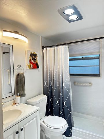 220 Cambridge I 220, West Palm Beach, FL 33417