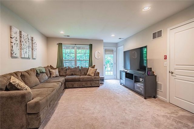 5223 Chandler Way, South Whitehall Twp, PA 18069