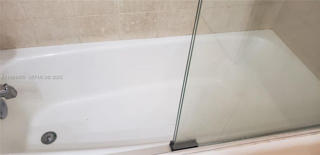 1450 Atlantic Shores Blvd 206, Hallandale Beach, FL 33009